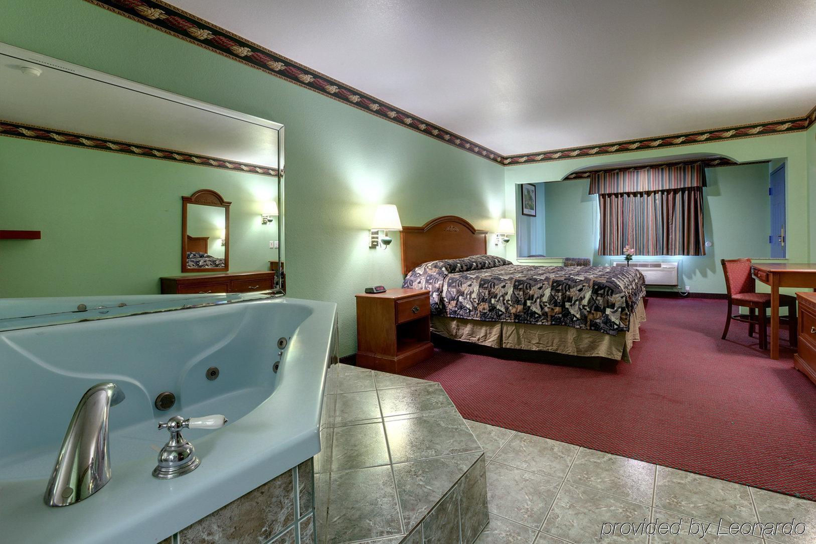 America'S Best Value Inn & Suites - Rosenberg/Houston Номер фото