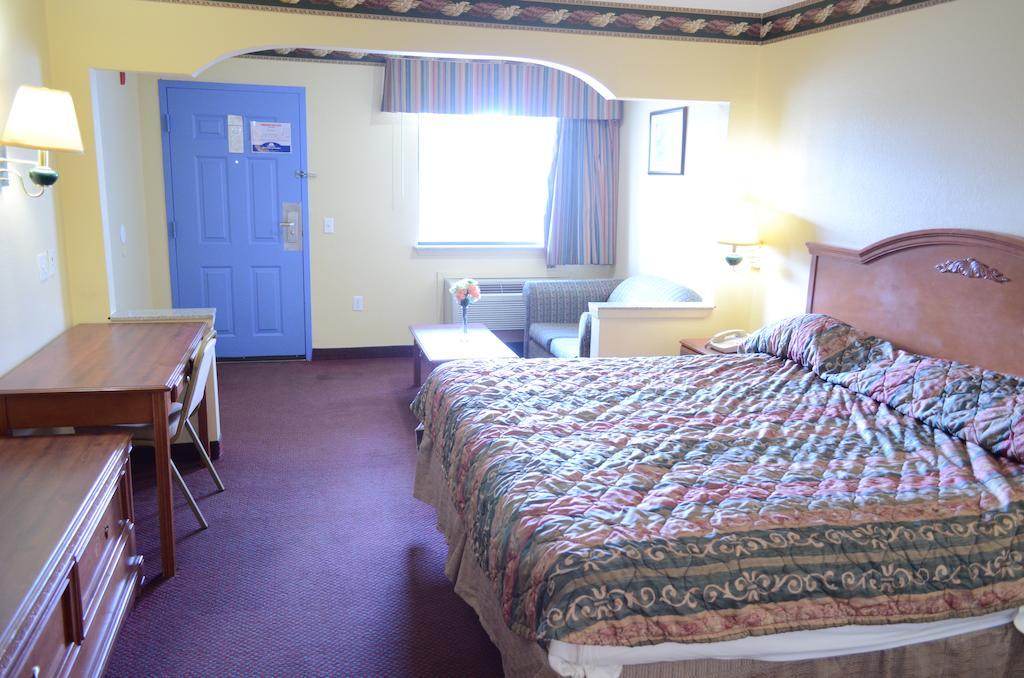 America'S Best Value Inn & Suites - Rosenberg/Houston Номер фото