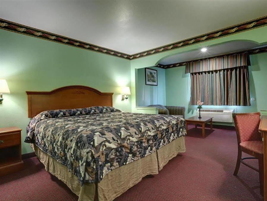 America'S Best Value Inn & Suites - Rosenberg/Houston Екстер'єр фото