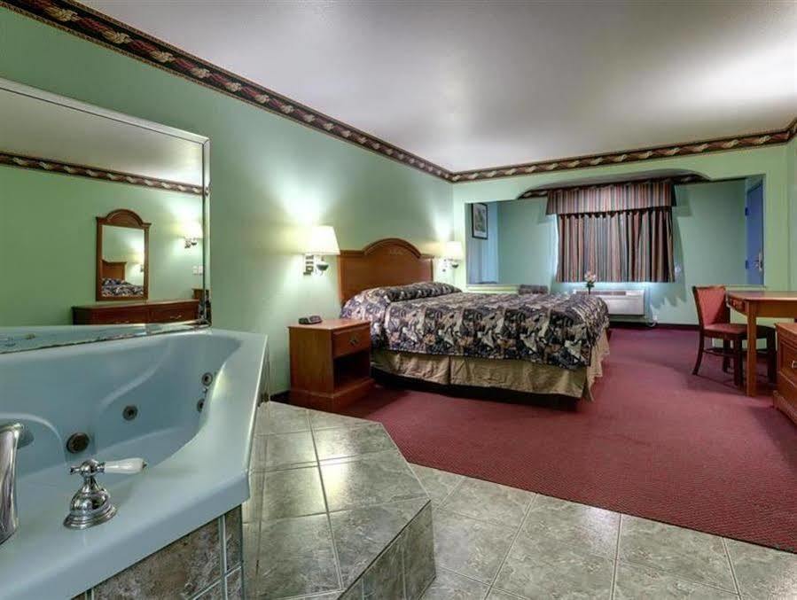 America'S Best Value Inn & Suites - Rosenberg/Houston Екстер'єр фото